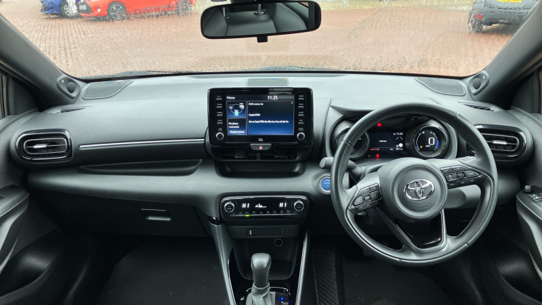 Toyota Yaris 1.5 Hybrid Dynamic 5dr CVT Hybrid Hatchback
